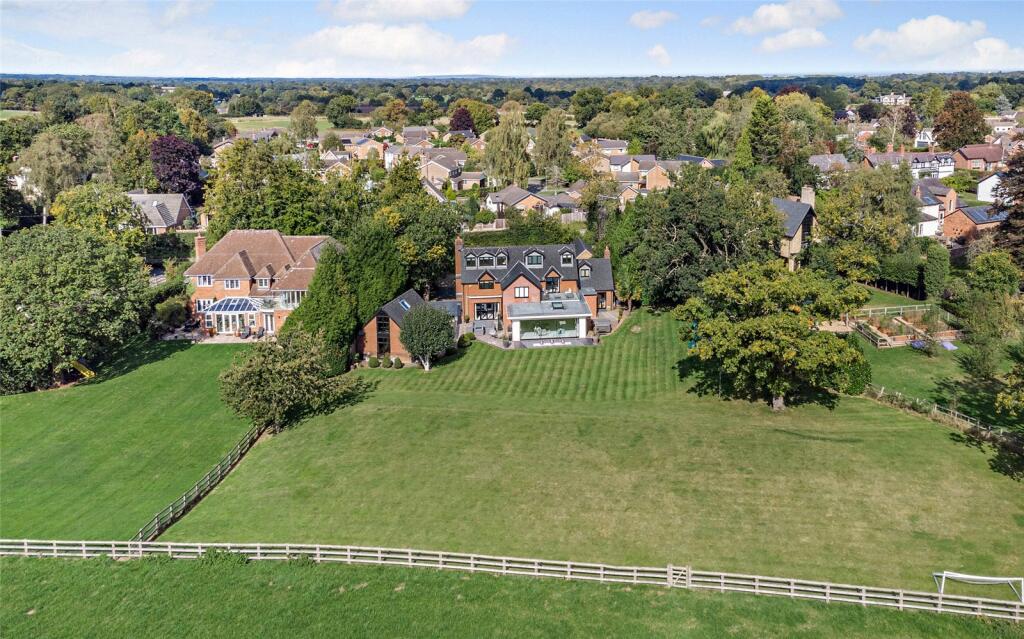 Main Road, Goostrey, Cheshire, CW4 photo 3