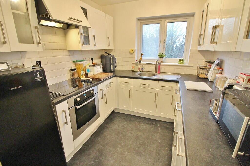 Honeywood Close, Hilsea photo 4