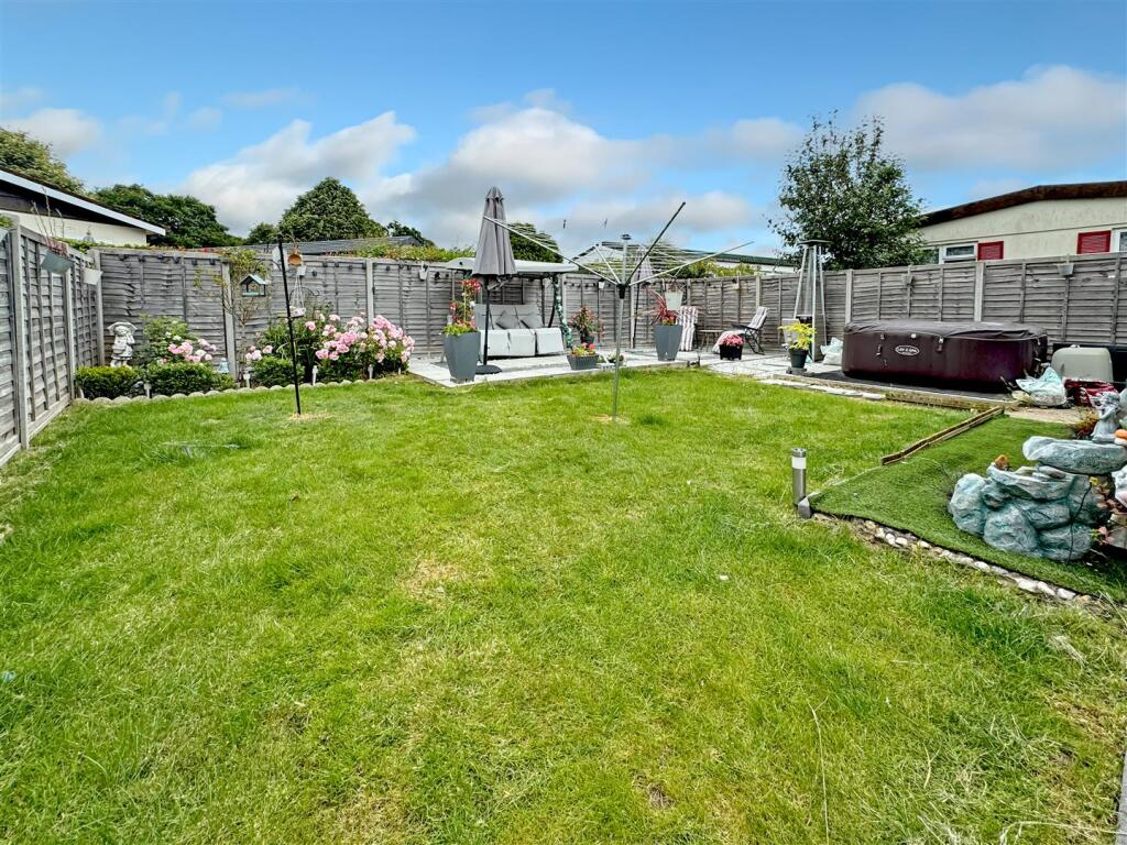 Hook Lane, Aldingbourne photo 2