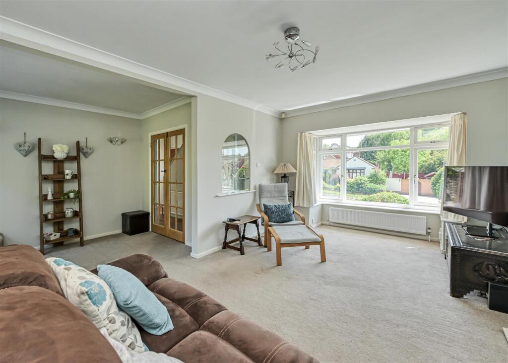 House in Wolverhampton, Castlecroft - More