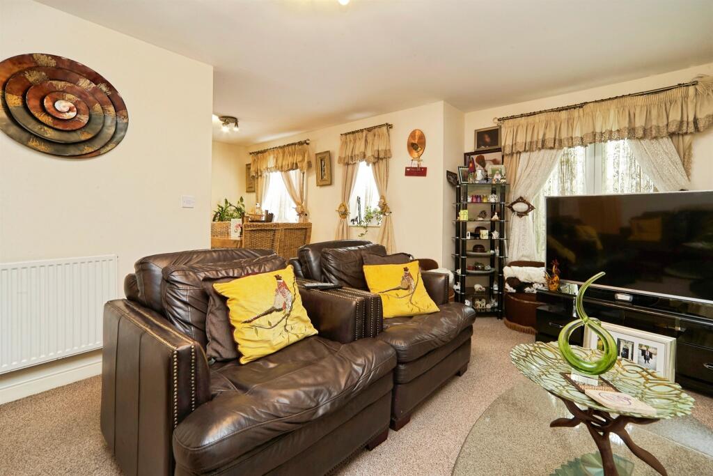 Apartment in Leeds, Gipton - View 5