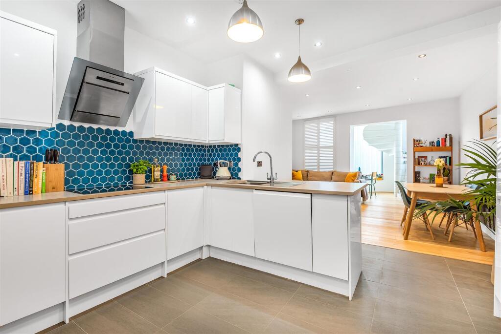 Apartment in Twickenham - View 2