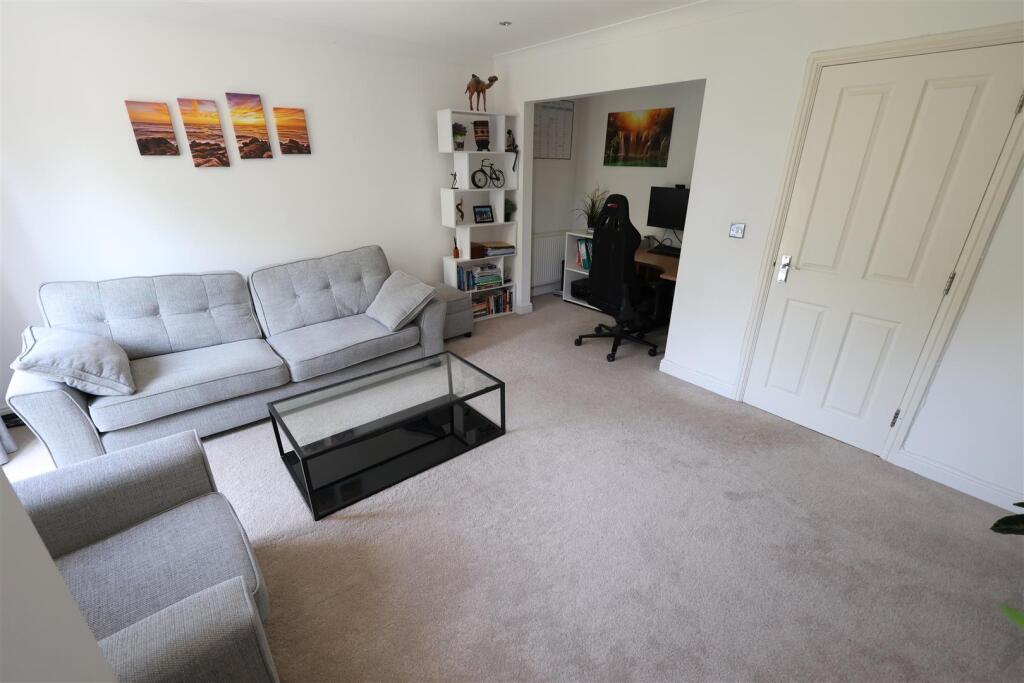 Cave Close, Downend, Bristol, BS16 6EH photo 5