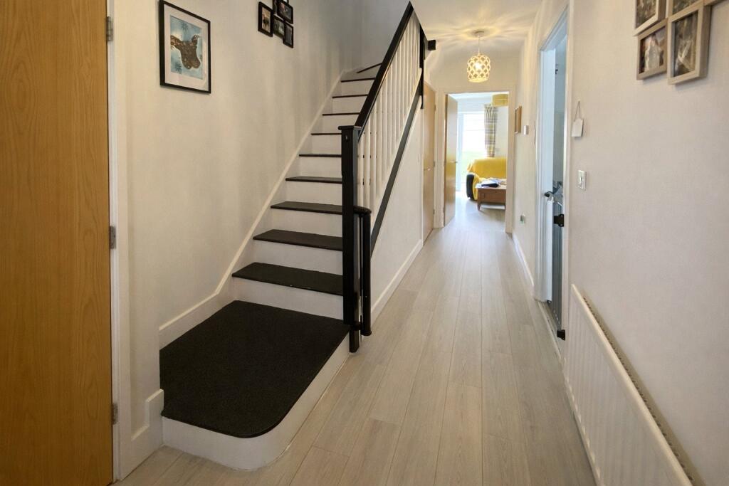 Stream Way, Hailsham, East Sussex, BN27 photo 2