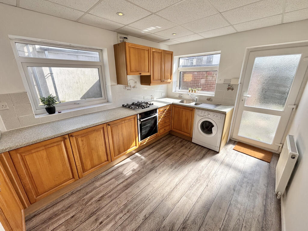 Manor Drive,  Cleveleys, FY5 photo 2