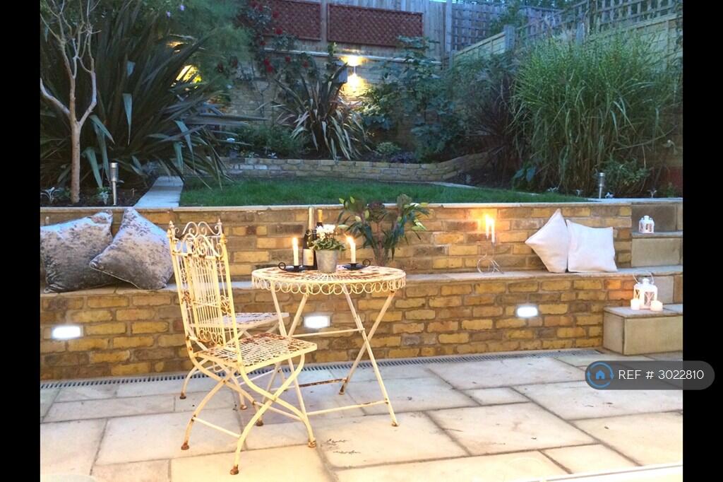 Apartment in London - More