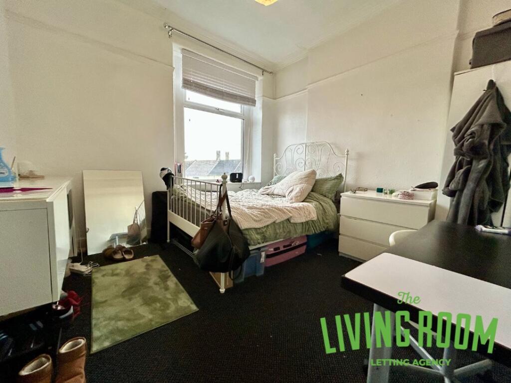 Apartment in Swansea - View 3