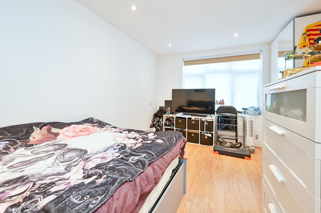 House in London - View 5