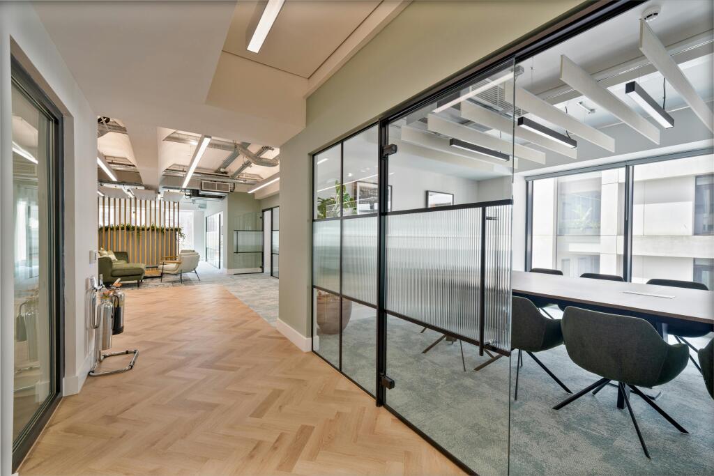 BlueCoastCapital_Hyphen_7R59552-Edit.jpg