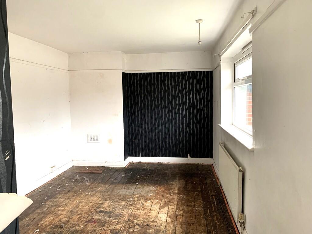 Beattie Avenue, Newcastle, Staffordshire, ST5 9LT photo 4