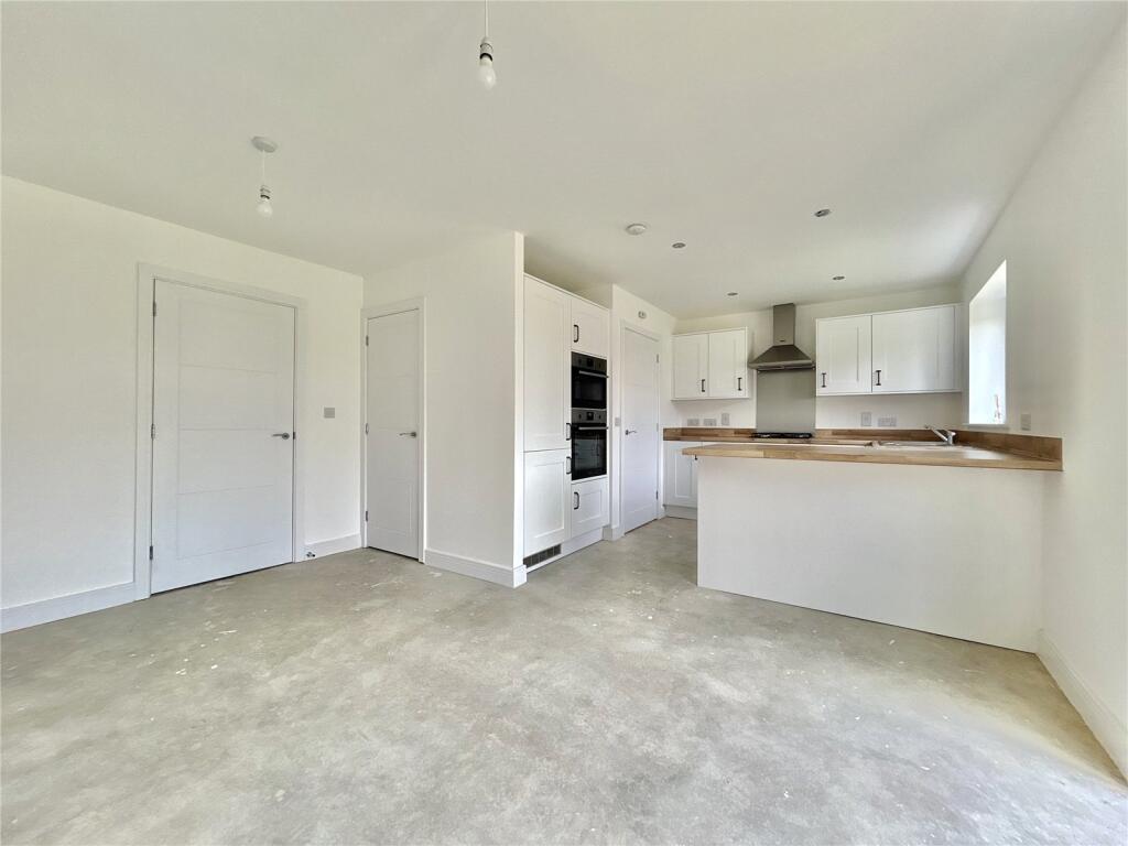 Citadel Grove, Blandford St. Mary, Blandford Forum, Dorset, DT11 - View 4