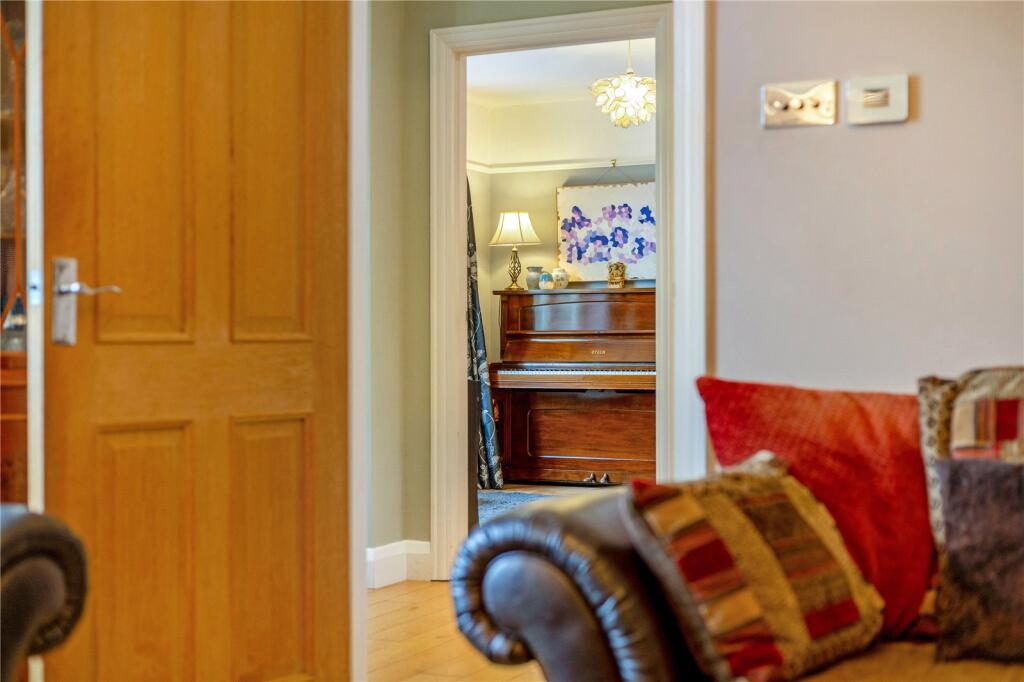 House in Harpenden, Batford - View 4