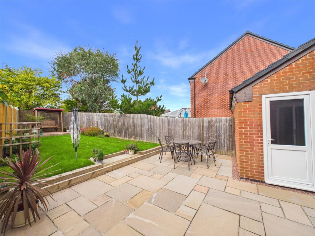 House in Worcester, Warndon - View 4