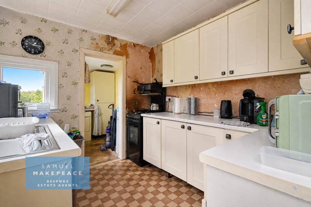 House in Stoke-on-Trent - More