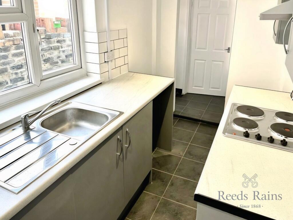 House in Stoke-on-Trent - View 3