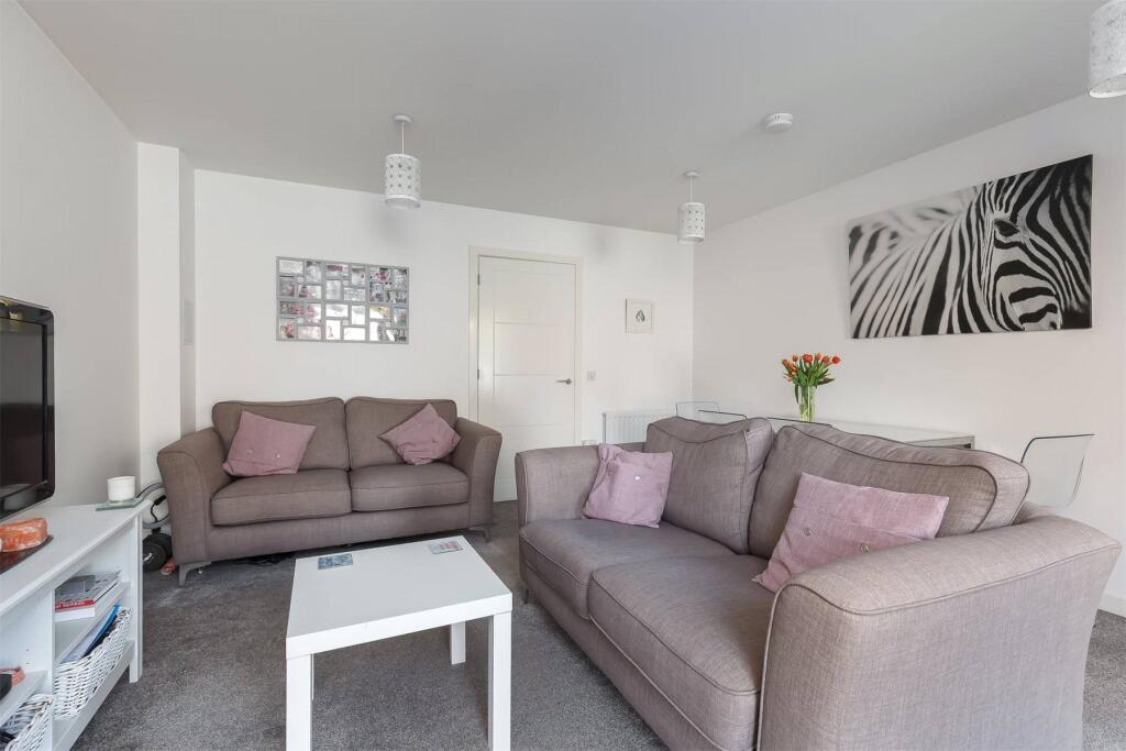 Grieve Crescent, Muirhouse, Edinburgh, EH4 photo 4