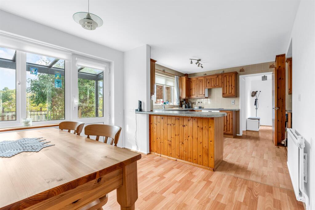 Hawbush Rise, Welwyn photo 4