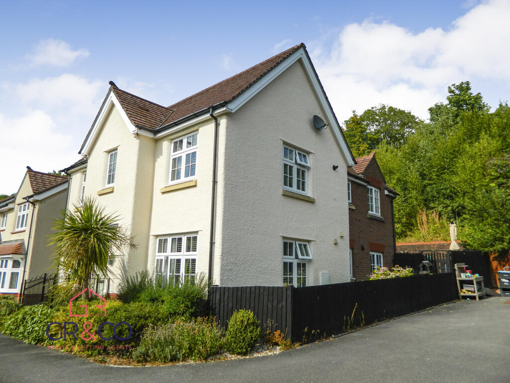 Main image of property: Clos Pen Y Cae, Ebbw Vale, NP23