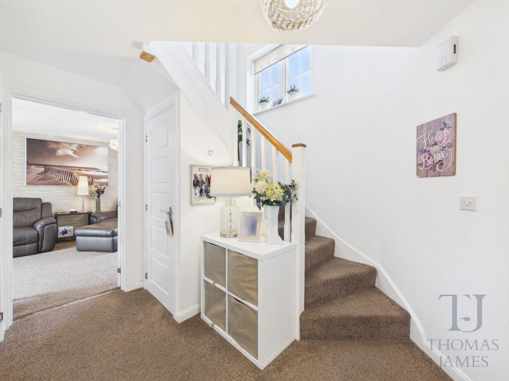 House in Rushcliffe, Hollygate Park, Cotgrave - View 2