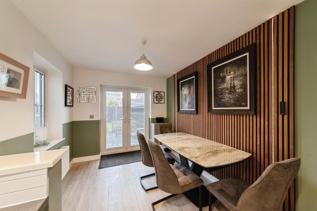 Willow Court, Cowbit, Spalding photo 3