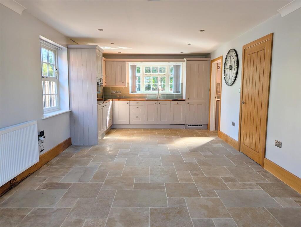 1 Brick Meadow, Bishops Castle, SY9 5DH photo 4