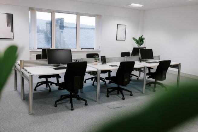 800 sqft office