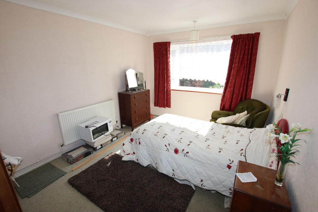 Pinewood Close, Clacton on Sea, CO15 photo 5