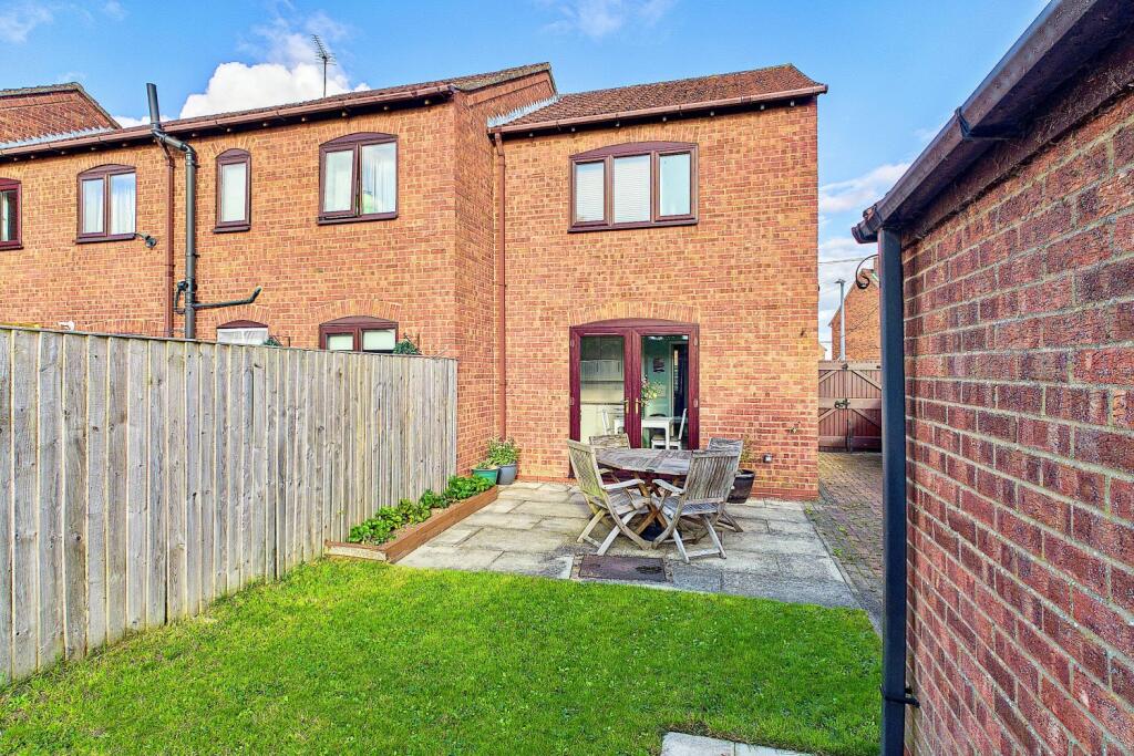 House in York, East Riding of Yorkshire - More
