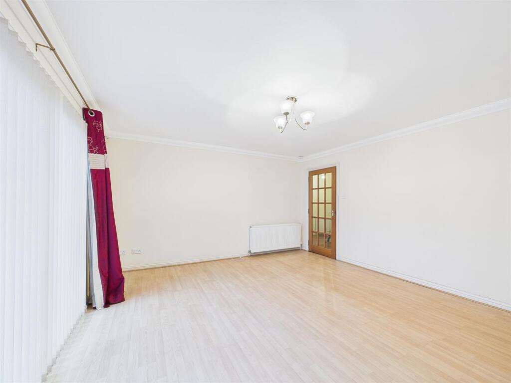 9 Coralbank Crescent, Rattray, Blairgowrie, PH10 7EE photo 3