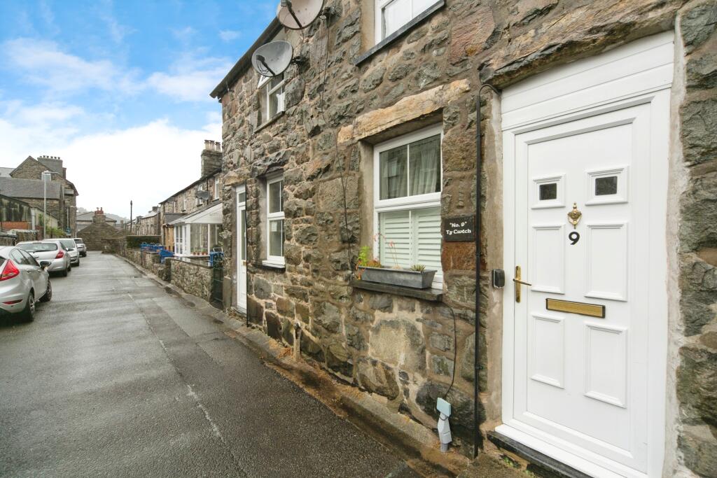 Main image of property: Smithfield Lane, Dolgellau, LL40