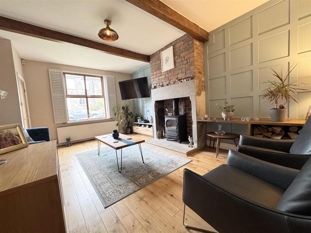 House in Huddersfield, Skelmanthorpe - View 4