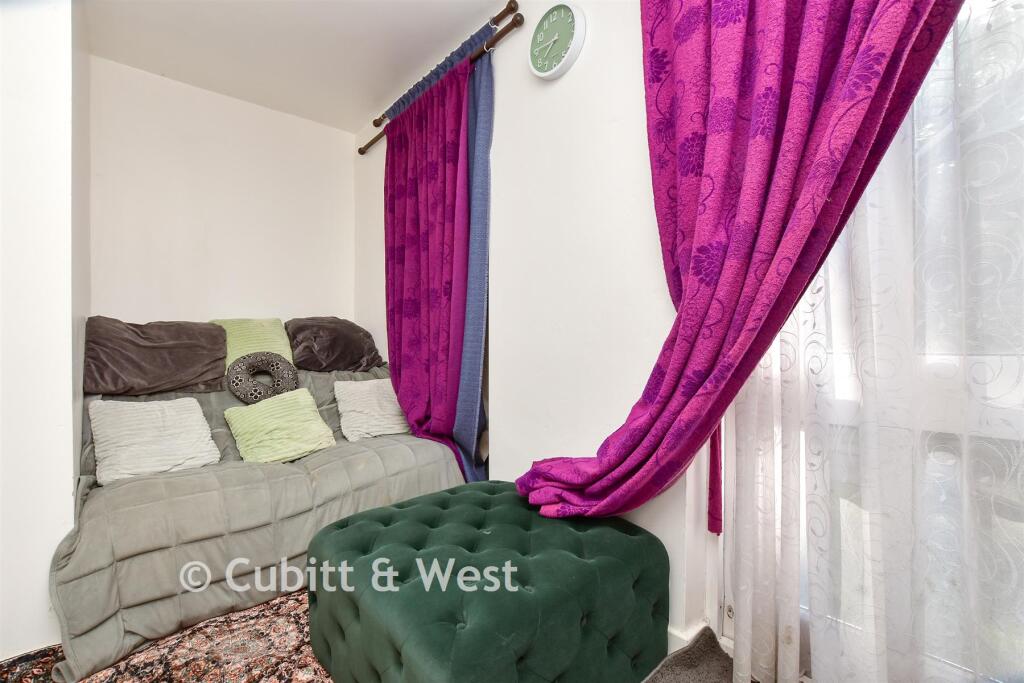 Apartment in London - View 2
