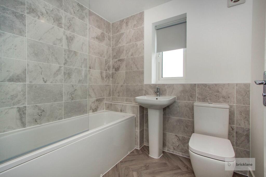 House in Bristol, Lyde Green, Emersons Green - View 3