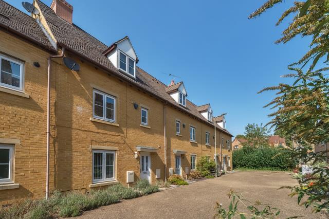 MEAD LANE, Witney photo 2