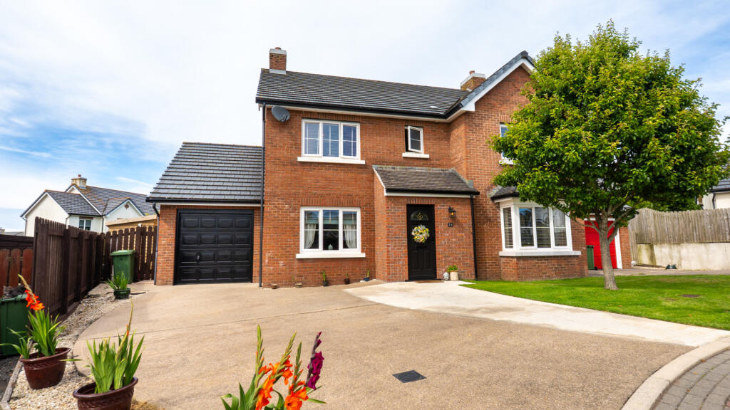 3-bed semi-detached on 14 Close Caaig, Reayrt Ny Cronk, Peel, IM5 1GS, £415,000