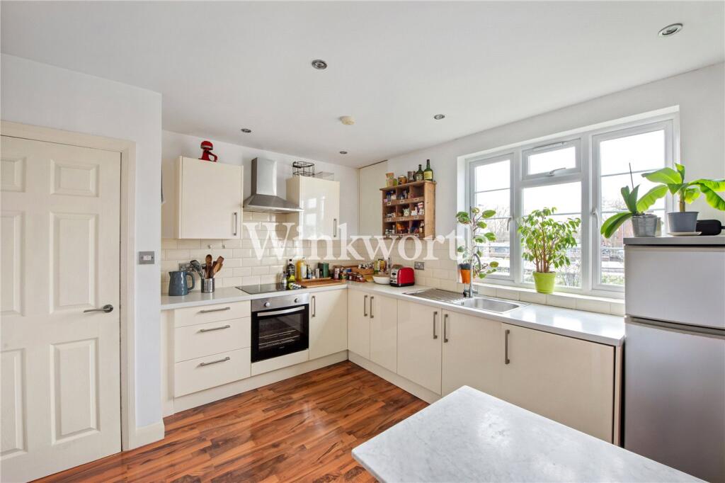 Langham Close, London, N15 photo 3