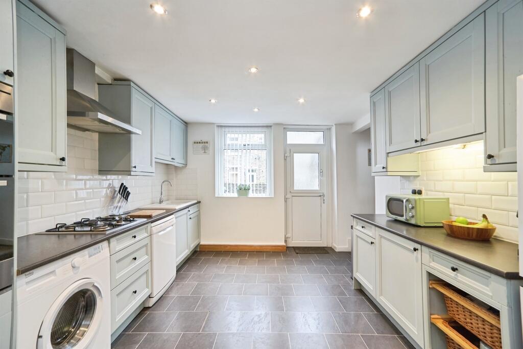 House in Bradford, Low Fold, Bolton Woods - View 4