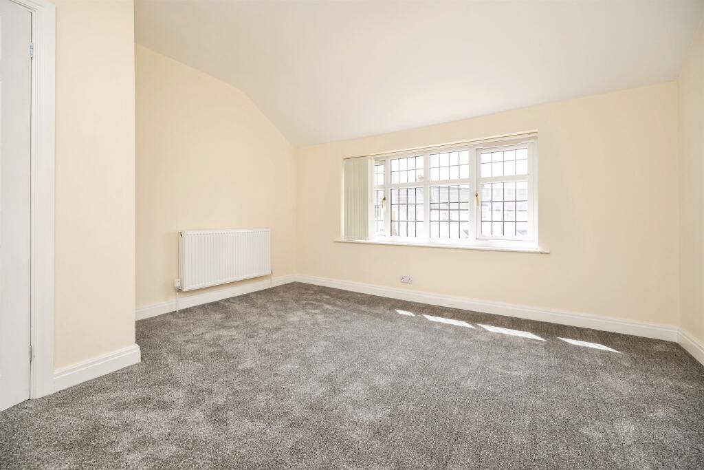 House in Sandwell, West Midlands - More