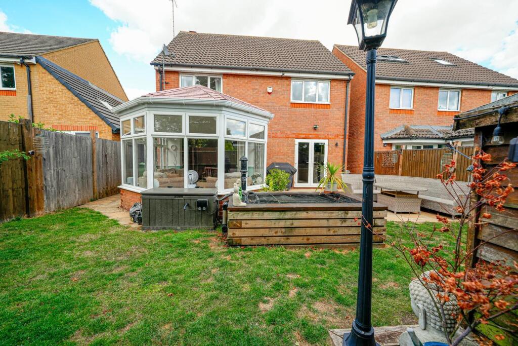 House in Leighton Buzzard, Billington Park, Leighton-Linslade - View 4