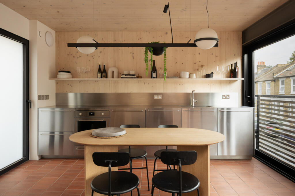 House in London - View 5