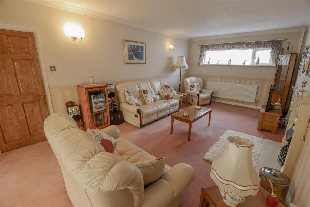 House in Wenvoe, Twyn-yr-Odyn - View 2