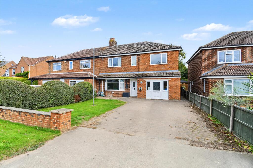 Main image of property: West View, Scotterthorpe, Gainsborough