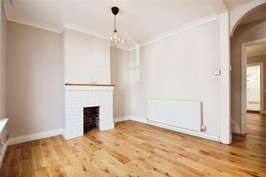Elgar Road, Reading, RG2 - View 5