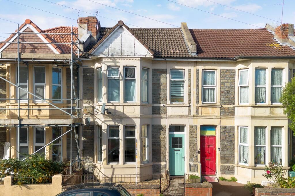 2-bed flat on GFF, Victoria Park, Fishponds, Bristol, £265,000