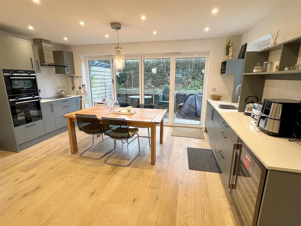 Frogmore, South Hams photo 3