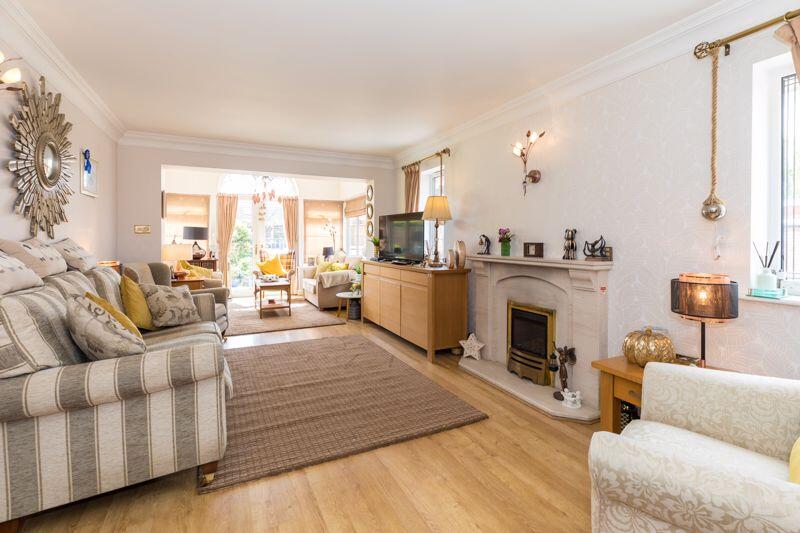 House in Wigan, Ashton-in-Makerfield - More