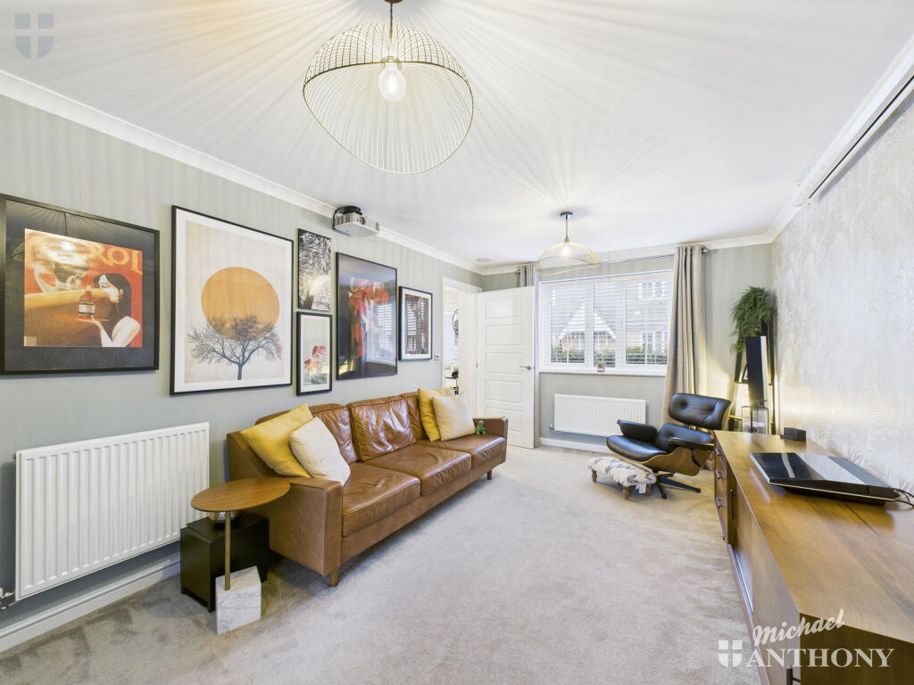 House in Kingsbrook - View 2