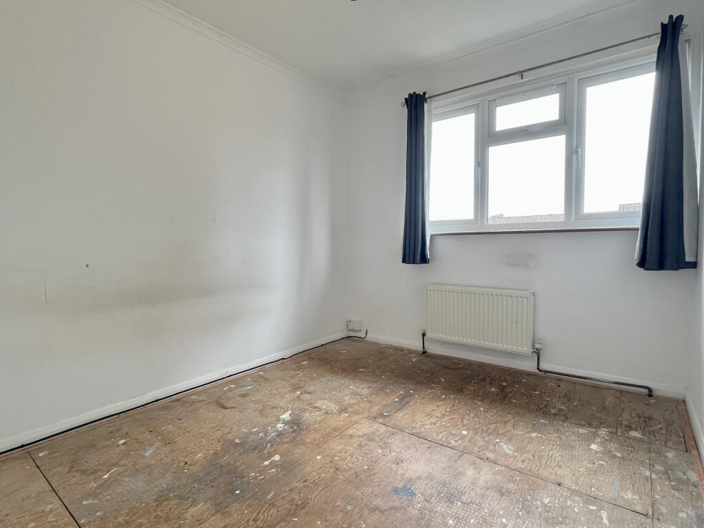 House in Dartford - More