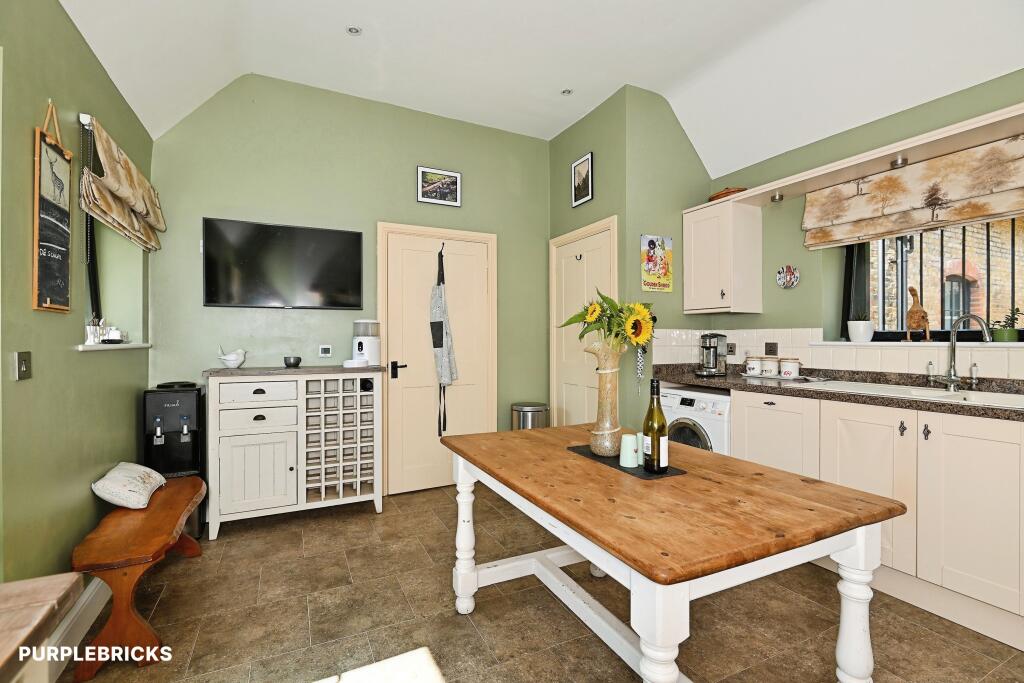 House in Rochester - View 4