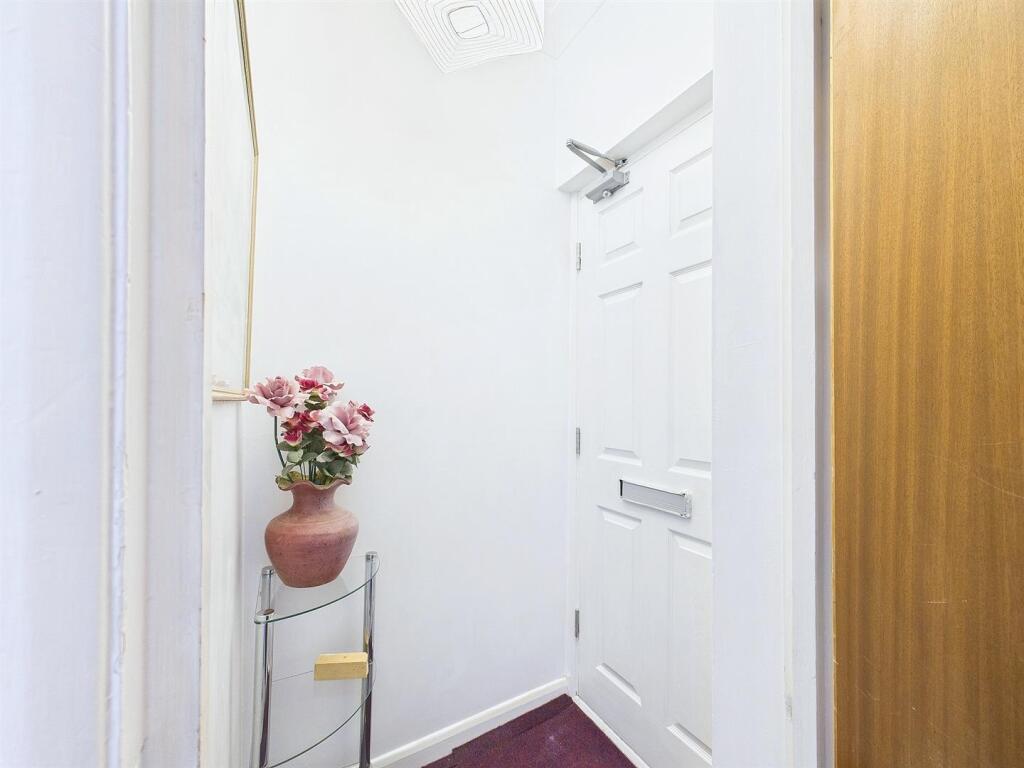 Queens Park Close, Mablethorpe photo 4